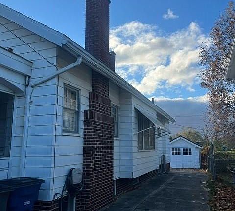 4th image of 1653 Burgoyne Dr