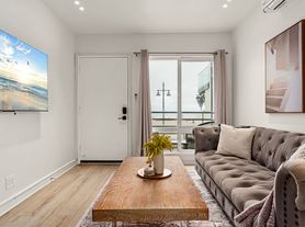2207 Ocean Front Walk