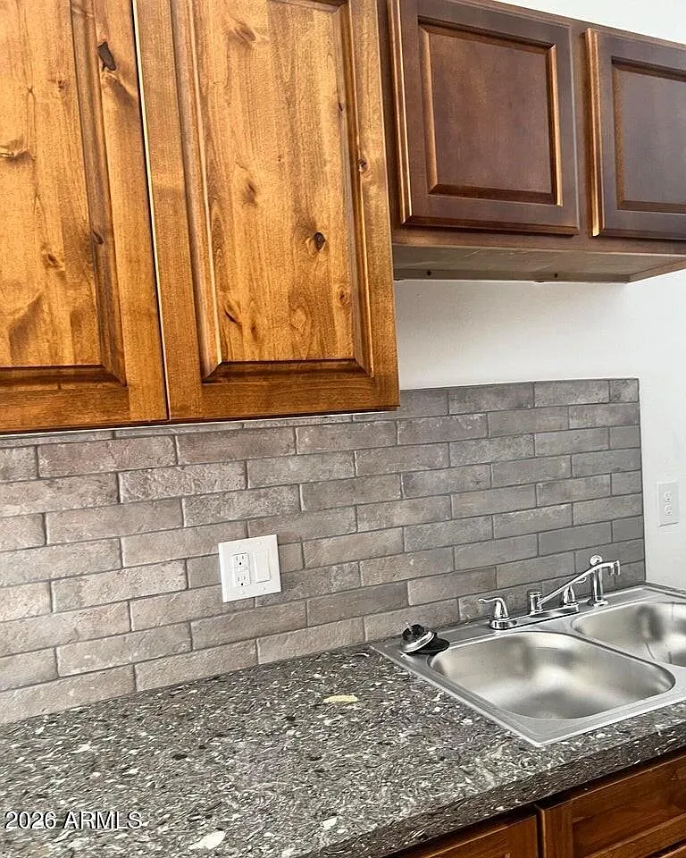 2 bed, 1.0 bath, 650 sqft, $1,225 — Photo 2