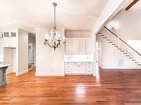3rd image of 7556 Montrachet Dr