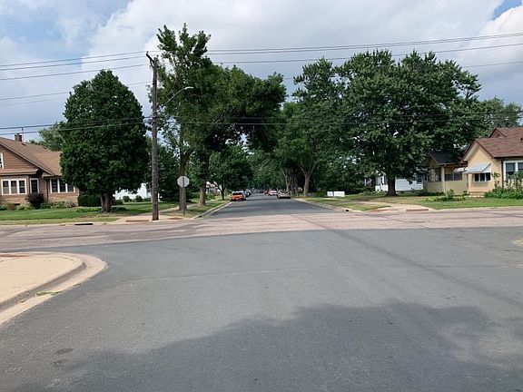 5th image of 401 6th Ave S