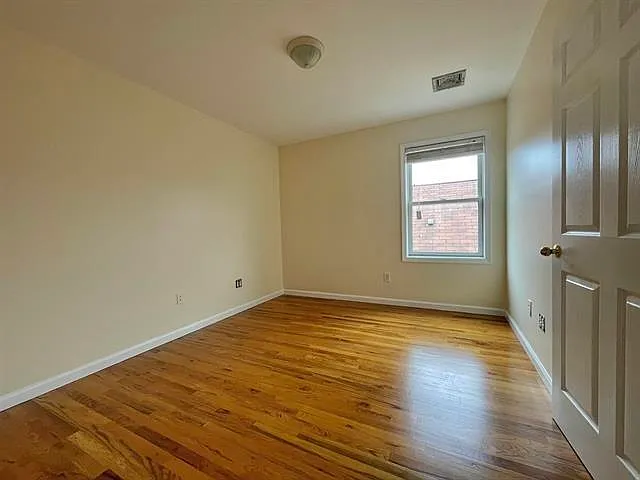 264 Custer Ave #2 — Photo 8