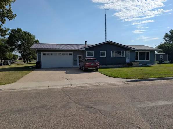 325 Clark Ave, Harvey, ND 58341