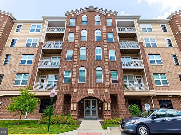 3rd image of 13740 Endeavour Dr APT 307