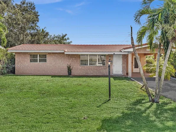 8250 NW 11th Ct, Hollywood, FL 33024