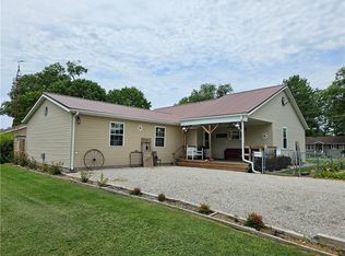 207 N Marietta St, Greenup, IL 62428