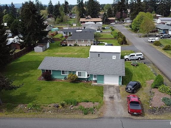 2nd image of 231 Maple