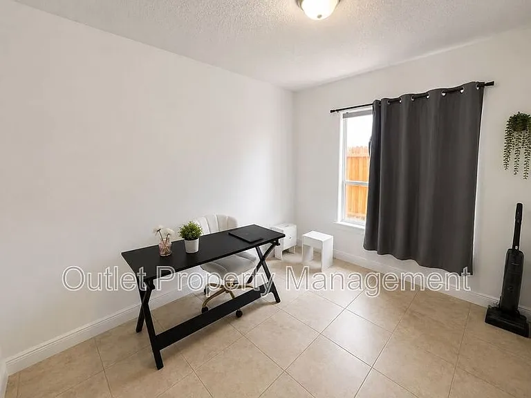 2342 Pear Tree Ct — Photo 7