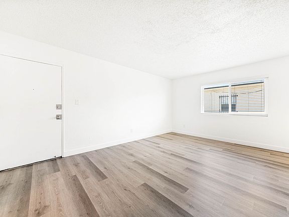 5th image of 638 W 79th St #M6