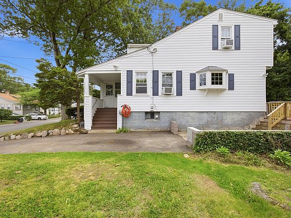 4th image of 17 Great Pond Rd
