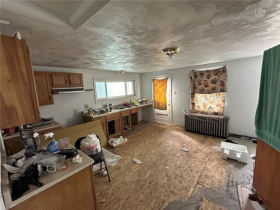 4th image of 517 E Main St