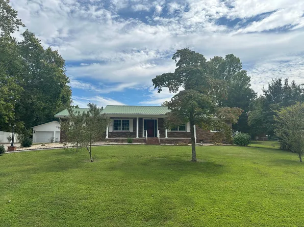 141 Oak Cir, Rocky Top, TN 37769