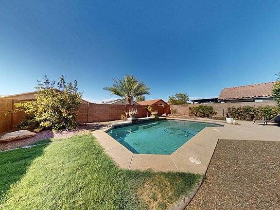 5th image of 42492 W HALL Drive