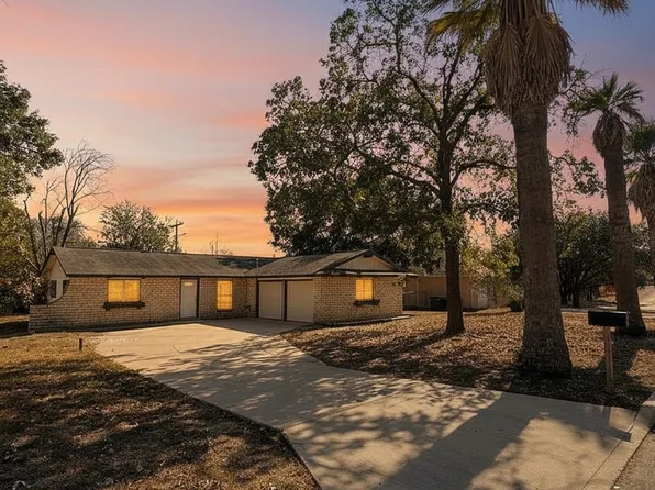 106 Woodview, Live Oak, TX 78233