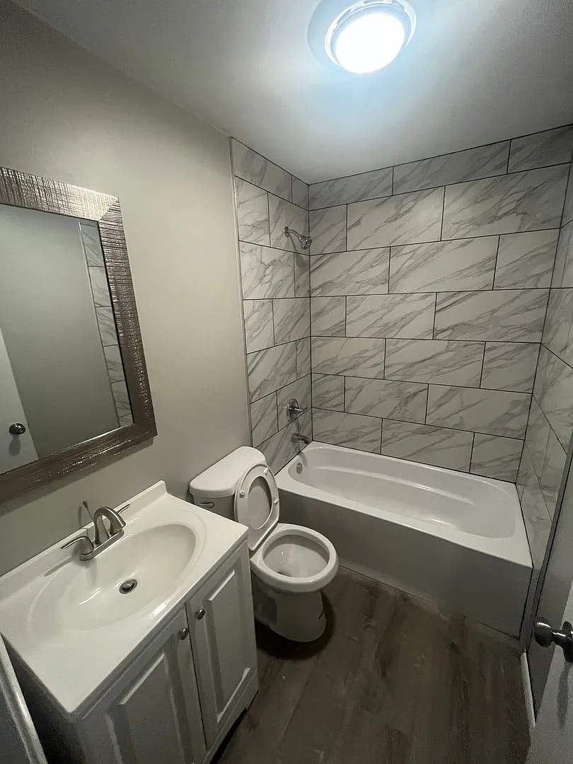 Completely Remodeled 3 Bedroom In Davenport — Photo 2