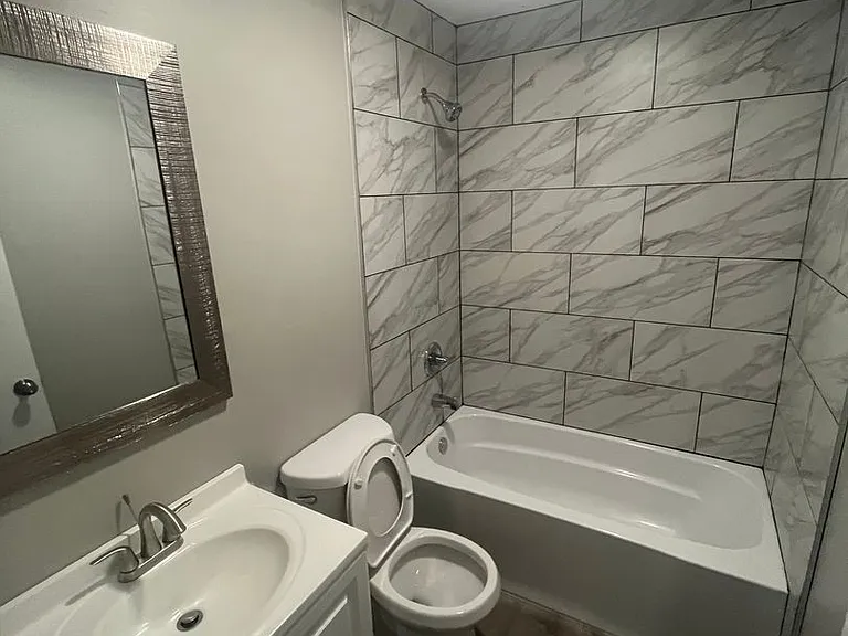 3210 N Marquette St — Photo 2