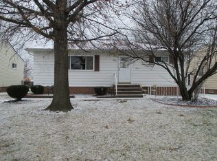 800 Pendley Rd, Willowick, OH 44095