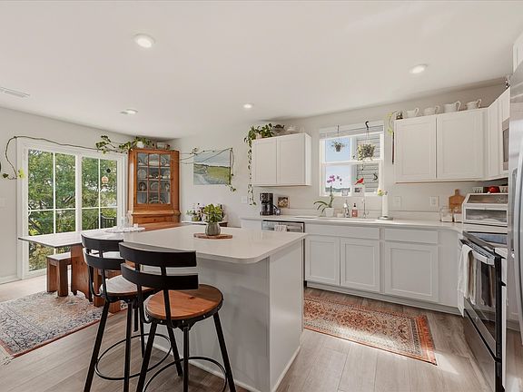 4th image of 3060 Sapgate Ln