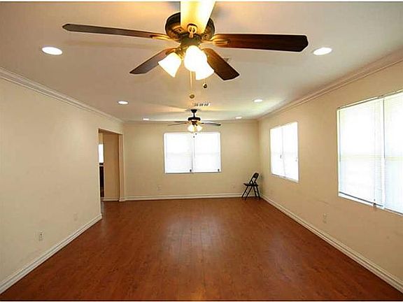 2nd image of 1332 Crescent Dr