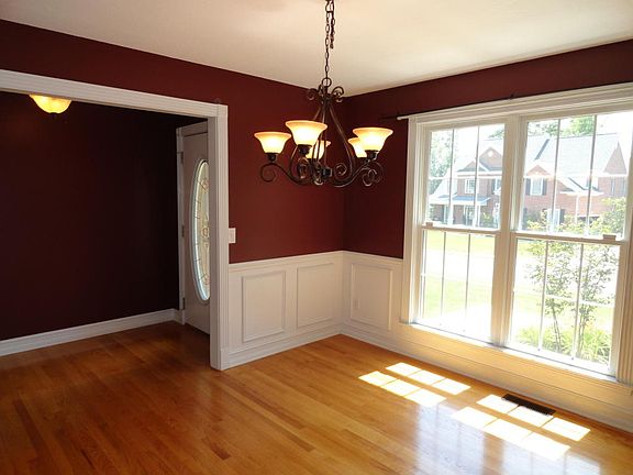 2nd image of 3316 Lakewood Dr NW