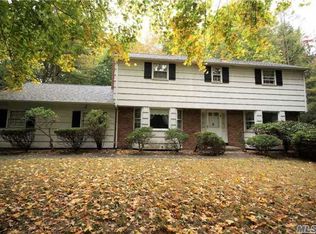 530 Pond Path, East Setauket, NY 11733