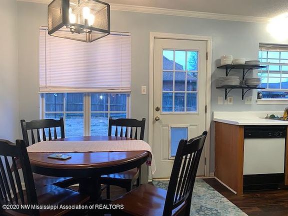 5th image of 7429 Fox Hollow Ln