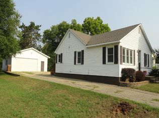 606 Lake St, Pepin, WI 54759