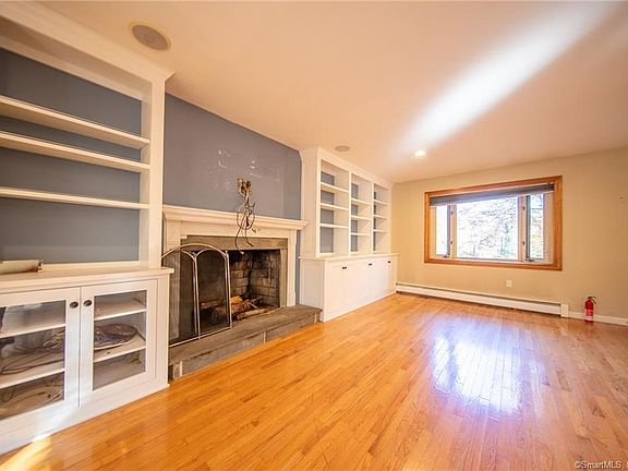 4th image of 14 Merrywood Ln