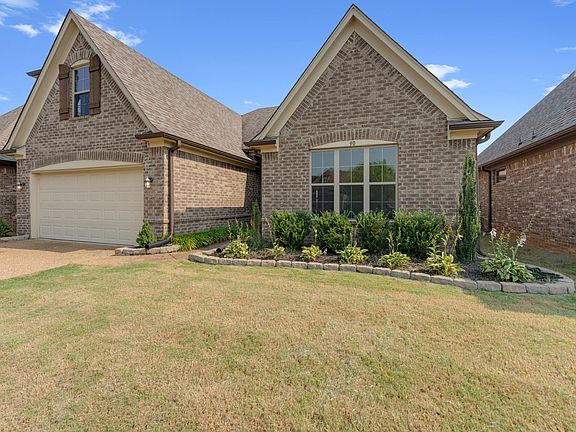 3rd image of 90 Willow Springs Ln