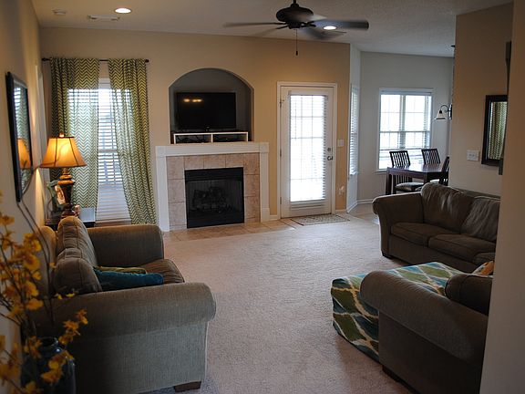 4th image of 5025 Easton Ln