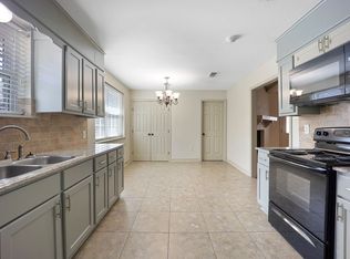 8900 Shadow Bluff Ave, Denham Springs, LA 70726