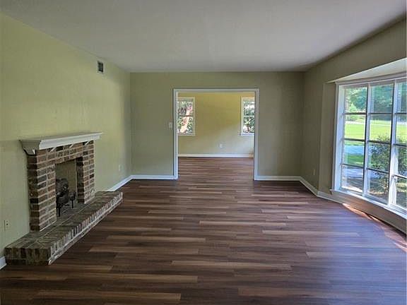 5th image of 1805 Oak Knoll Dr