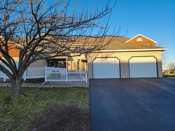 3rd image of 26 Heron Dr