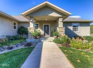 9806 Bittner Rd, Yakima, WA 98901