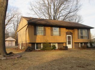 536 Tremont Dr, Godfrey, IL 62035