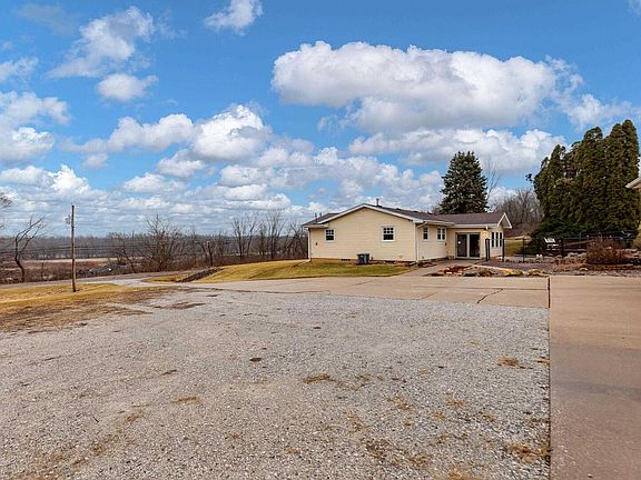 5th image of 3736 Nobis Dr