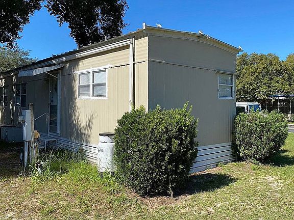 5th image of 2451 Percy Ave