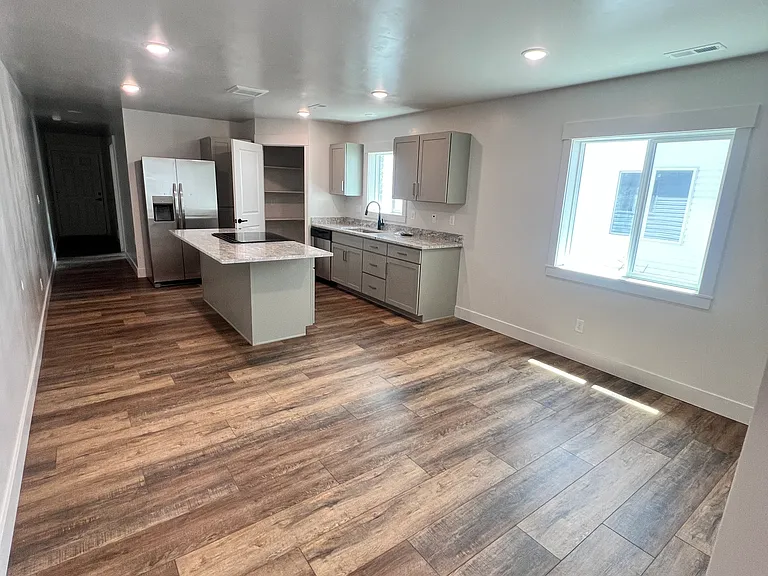 1302 Cassia Ave — Photo 2