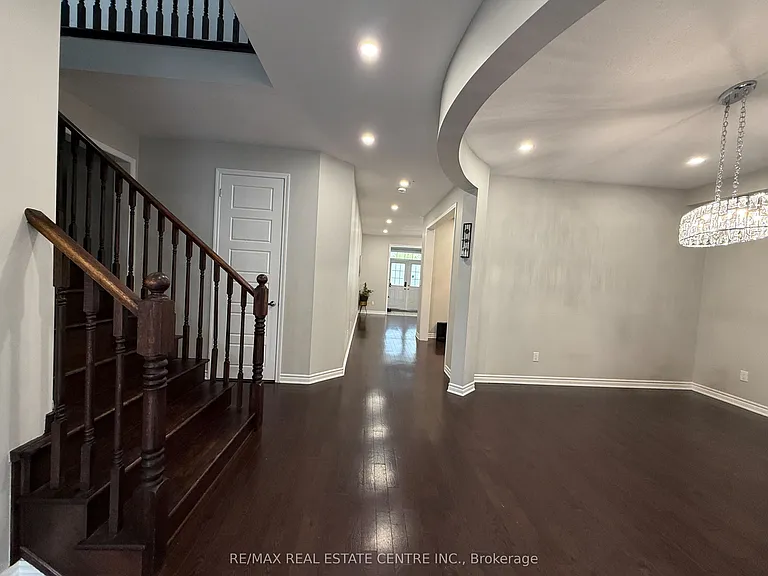 300 Ridge Rd — Photo 2