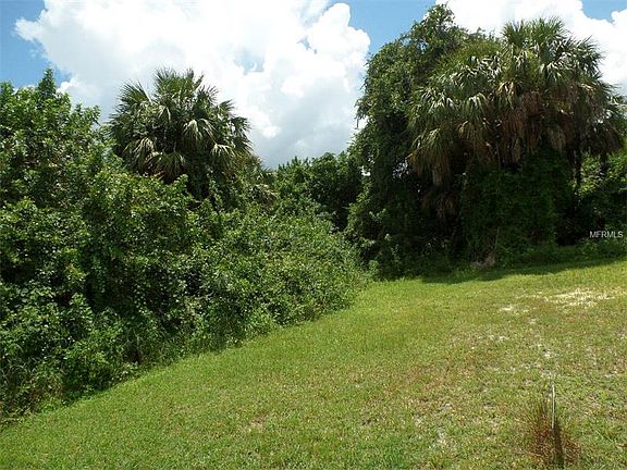 4th image of 28515 Royal Palm Dr