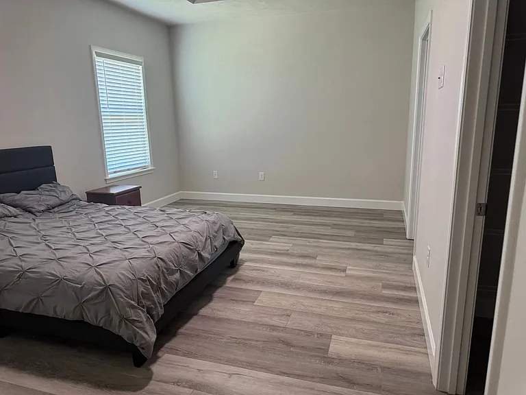 6737 SW 13th Ln — Photo 17