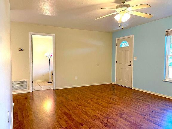 2nd image of 13617 NW 141st Pl