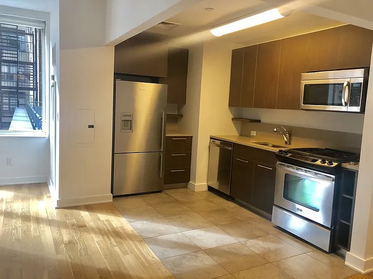885 6th Ave #11A — Photo 5
