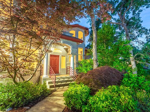 2nd image of 4073 Hensley Cir