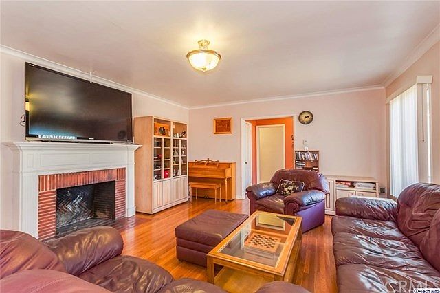 1st image of 3207 Evelyn Ave