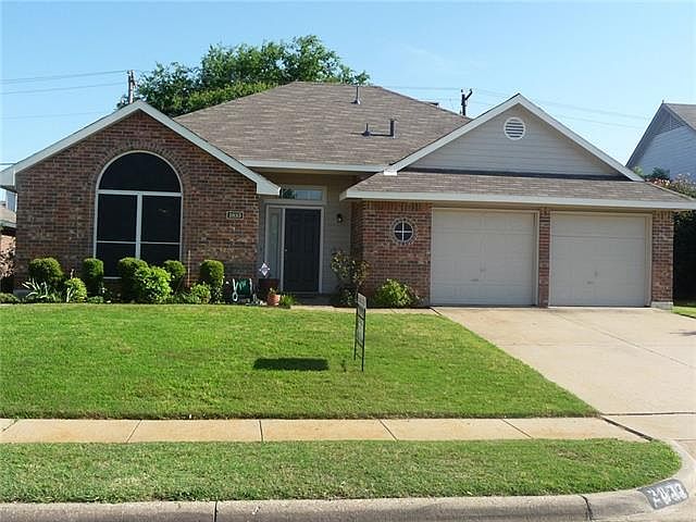 1st image of 2833 Sommerset Dr