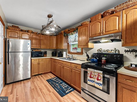 4th image of 95 Carolina Dr