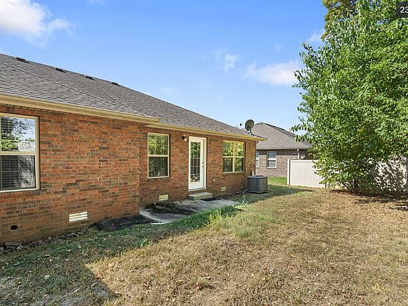 3rd image of 2303 W Bridlewood Trl