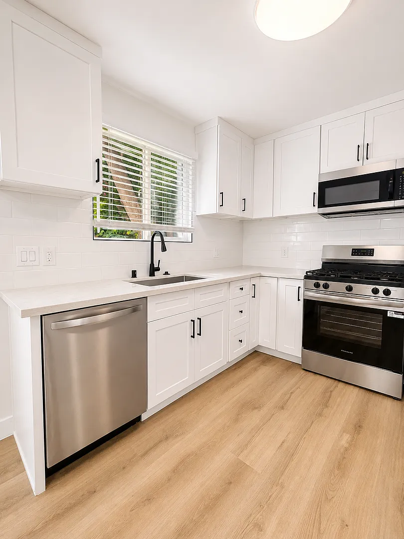1221 S Holt Ave — Photo 2