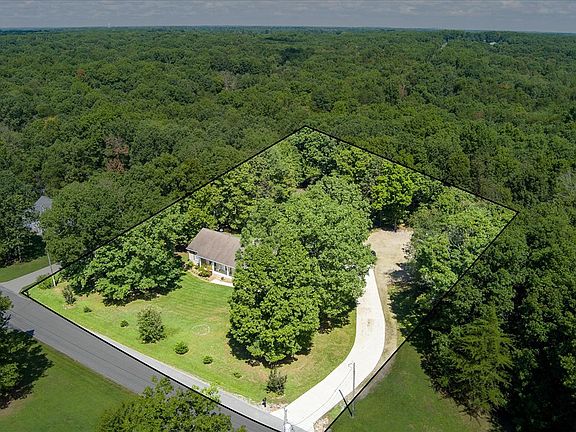 3rd image of 709 Forest Dr
